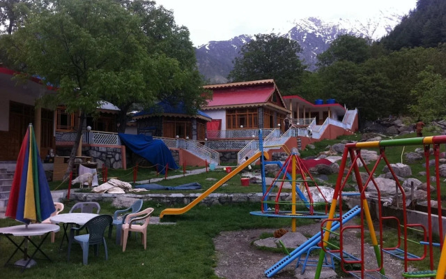 Manila Huts Naran