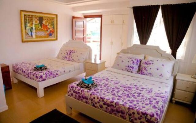 Florabells Iraya Guest House