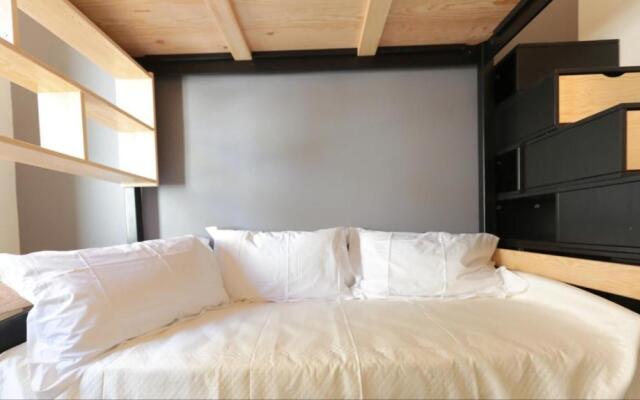 110 m2 golden square, renovated, 20metres croisette, parking private