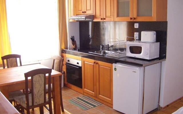 Four Leaf Clover Apartments to Rent