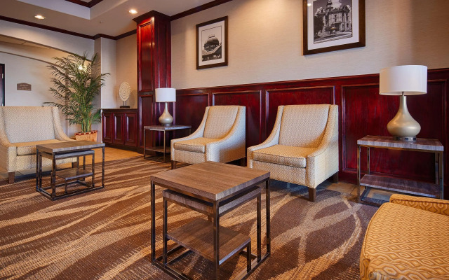 Best Western Lockhart Hotel & Suites