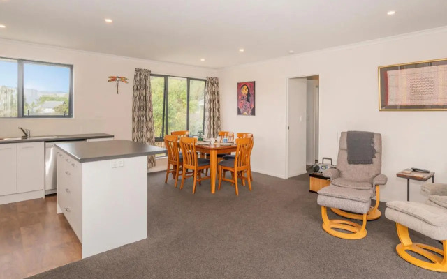 Manuka Lodge - Tairua Holiday Home