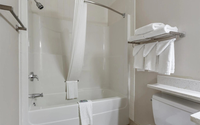 Best Western Cold Lake Inn