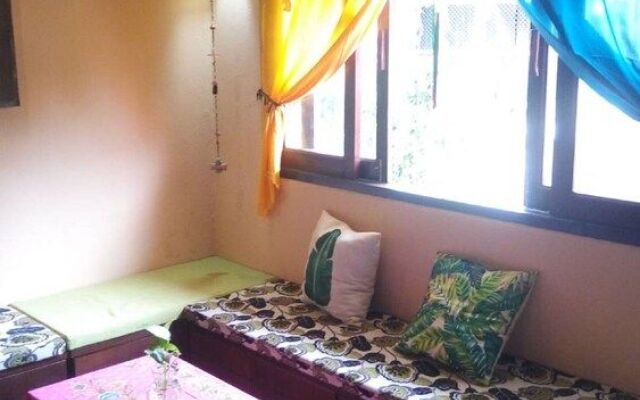 Indy Hostel at Maenam