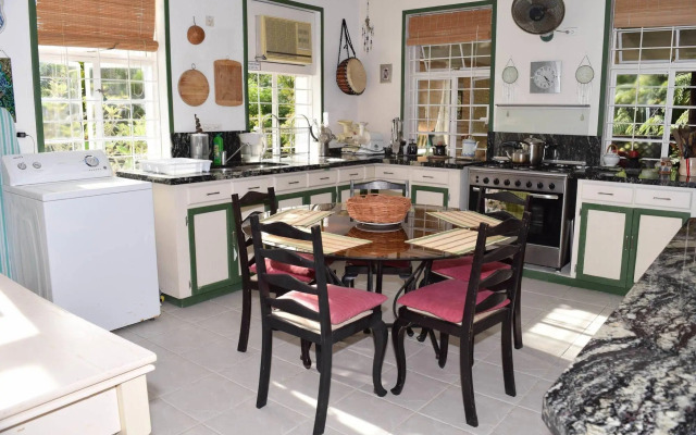 Barbados Chi Guest House