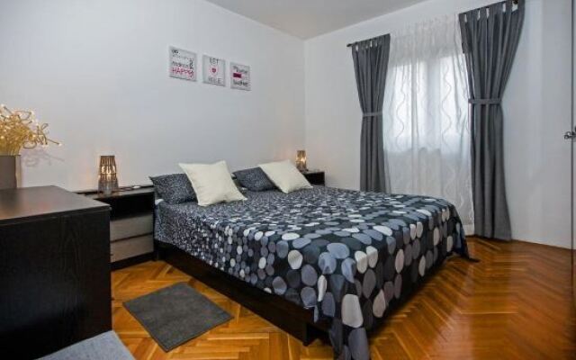 Apartments Anamarija