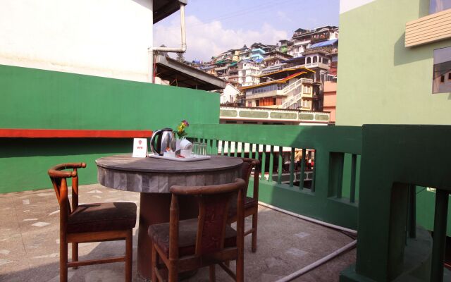 OYO 8719 Hotel Deep Residency