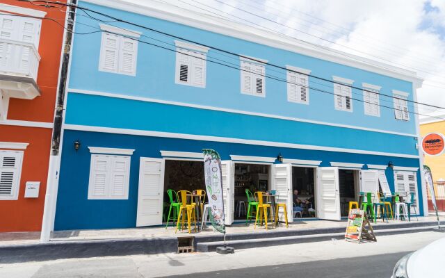 Bed & Bike Curacao Hostel