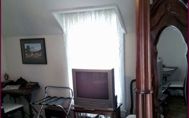 Parlor Car Bed & Breakfast