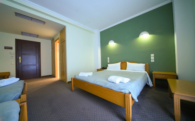 Mont Helmos Hotel