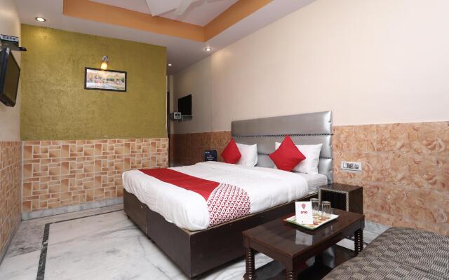 Collection O 12490 Hotel Paradise Plaza