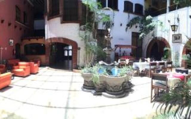 Hotel Villa Real Plaza