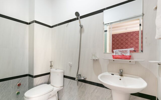 OYO 393 Xuan Thuy Hotel