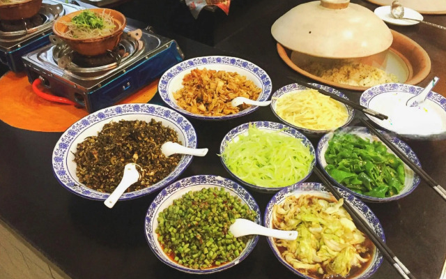 Huaining Sanfu Holiday Inn
