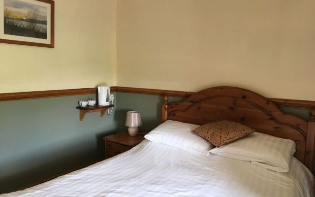 The Hare and Hounds Country Inn