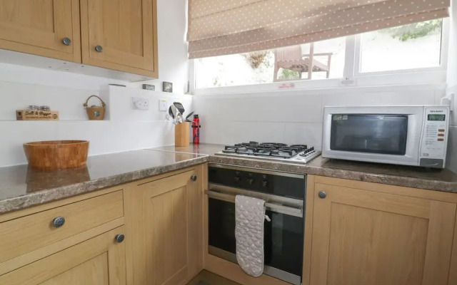 Lowena Cottage
