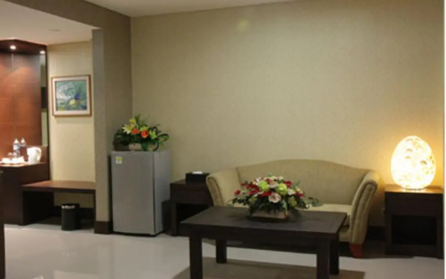 Bamboo Inn Hotel & Cafe