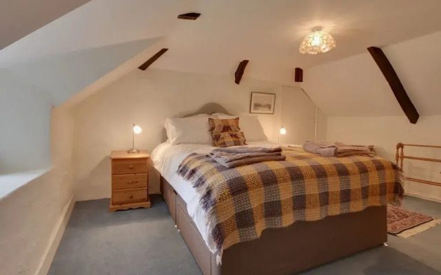 Lew Quarry Cottage