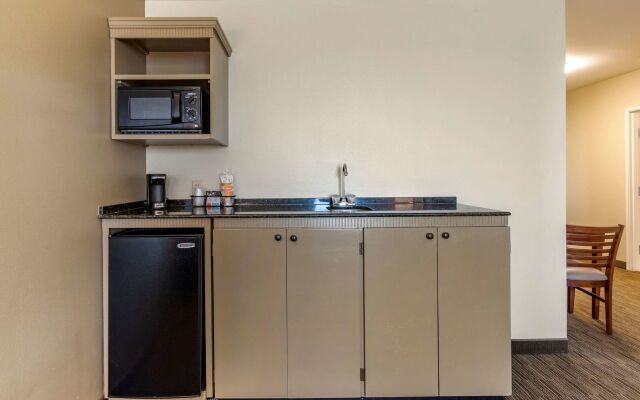 Comfort Inn & Suites