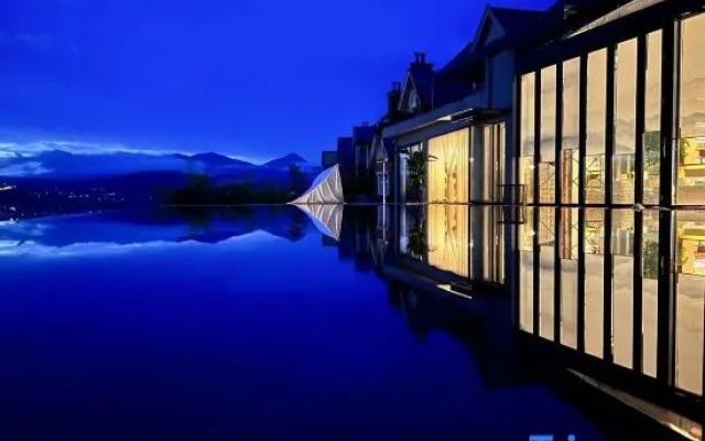Tengchong Linghe·Dubanshan Hot Spring Hotel