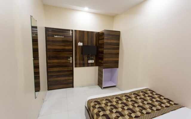 OYO 8705 Hotel Garden Park