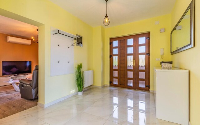 Awesome Apartment in Pula With Wifi and 5 Bedrooms