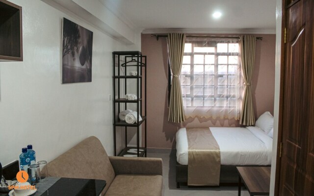 5 PM Hotel