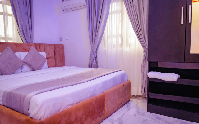 247 Luxury Apartment