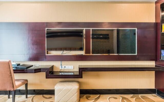Park Lane Yiju Hotel (Jiangmen Taishan Pedestrian Street Pinghu Road)