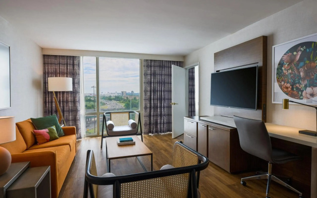 Renaissance Meadowlands Hotel