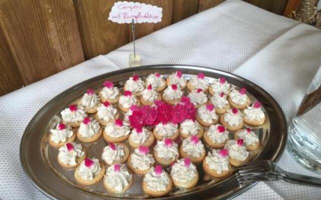 Blütenhotel Village