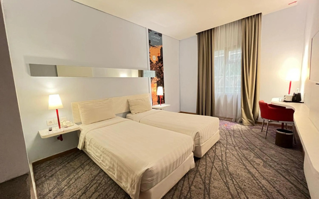 FOX Lite Metro Indah Bandung – Guest Rooms – Bandung