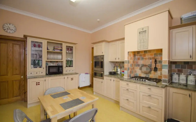 Knight's Rest Guest House