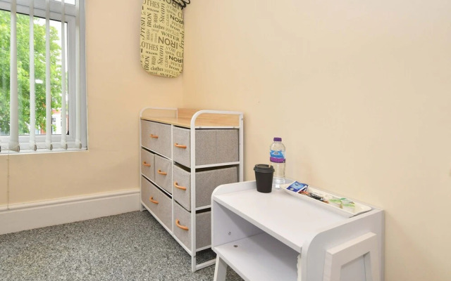 Townhouse @ 178 Ruskin Road Crewe