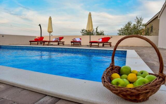 Fantastic Villa Maslina with private pool
