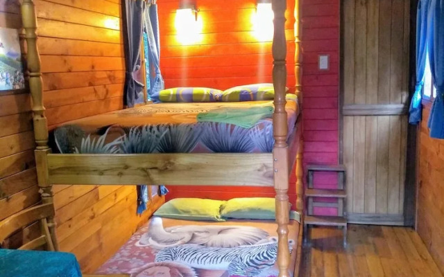Hosteria La Roulotte Mindo