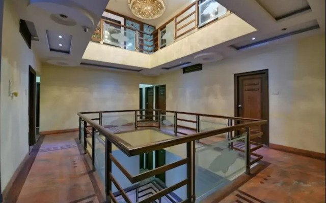 OYO 2289 Hotel Radha Palace
