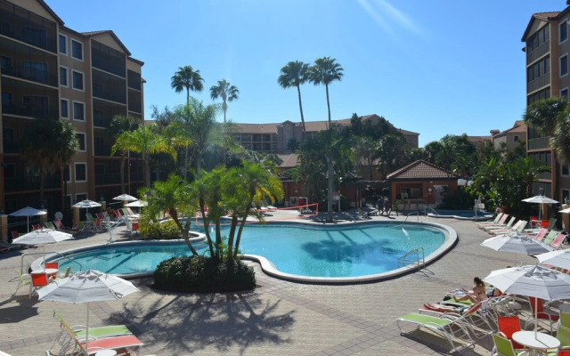 Beautiful Condo Near Universal Studios