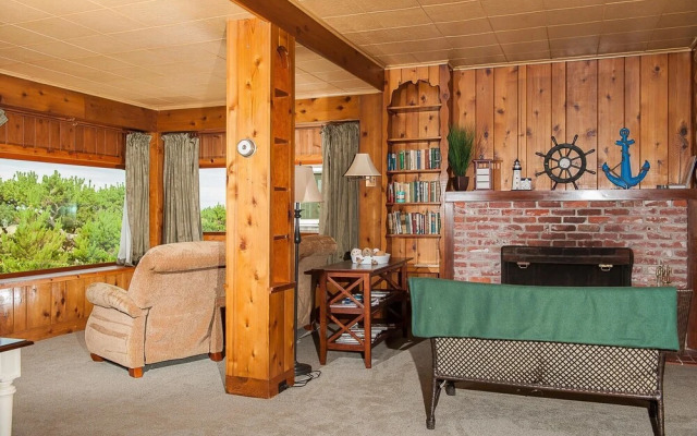 The Tides 4 Br home by RedAwning