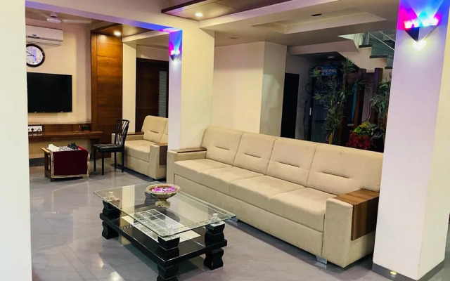 Hotel Dhantara