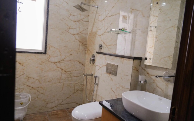 Lime Tree 2 Bhk Apartment Golf Course