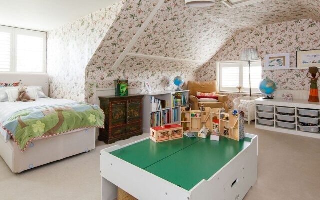 Impressive Country Estate Sleeps 17