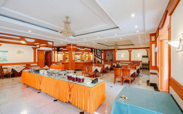 Huquan Hongyan Hotel