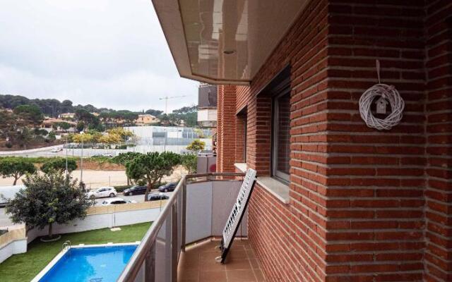 Two bedroom stylish studio, 5 minutes walk from the beach