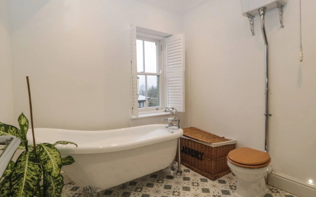 Vallis Oak Villa