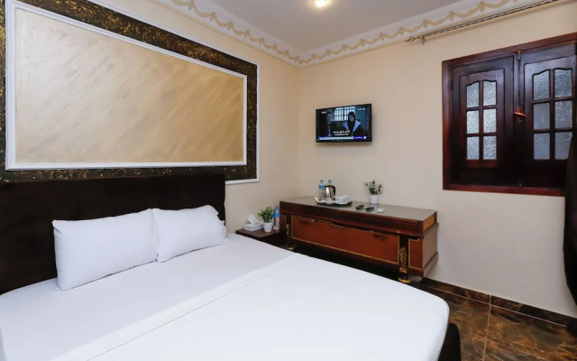 Turquoise Pyramids Palace