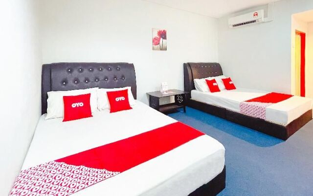 OYO 90324 Muar Station Hotel