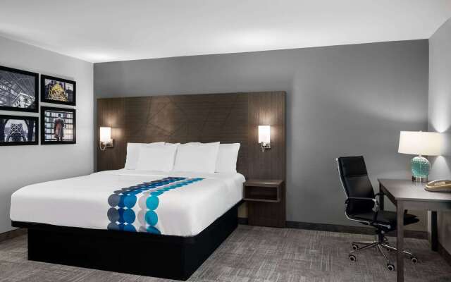 La Quinta Inn by Wyndham Indianapolis Airport Executive Dr