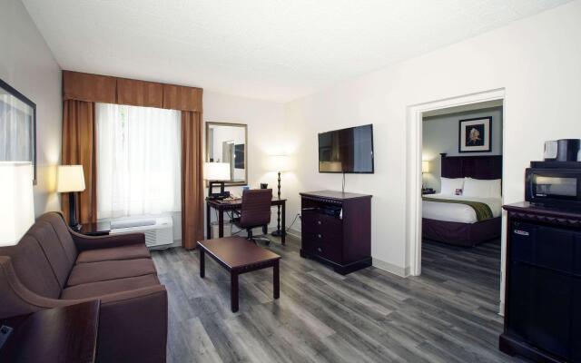 Best Western Paramus Hotel & Suites