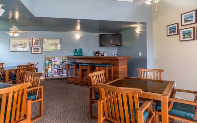 Wave Crest Resort